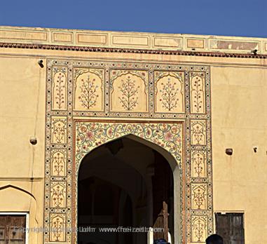 04 Fort_Amber_and Elephants,_Jaipur_DSC5089_b_H600